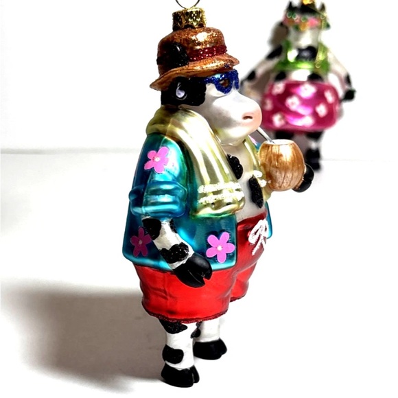 Heifer and Steer Tropical Vacationing Cows, set of 2 Glass Ornaments 5 inch each - Picture 8 of 11